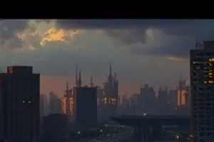 青春剧《橘子汽水年》封面，教室后排立着一台旧风扇